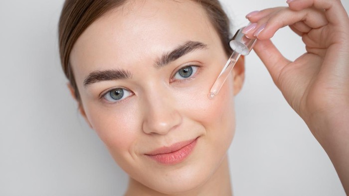 Kandungan Skincare Bakuchiol Bisa Jadi Pengganti Retinol Buat Lawan Jerawat Hingga Penuaan? Ini Kata Ahli Kulit!