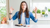 5 Langkah Memulai Mindful Eating agar Makan Tidak Berlebihan Ketika Lebaran