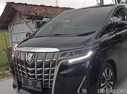 Usai Perbaiki Jalan Kampung, Crazy Rich Grobogan Mudik Bawa 3 Mobil Mewah
