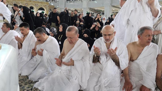 FOTO: Penjagaan Ketat Erdogan Umrah