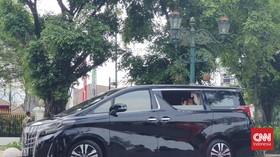 Lebaran di Yogya, Jokowi Disambut Warga saat Tiba di Gedung Agung
