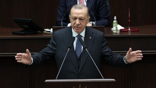 Bujuk Turki soal NATO, Pemimpin Swedia-Finlandia Akan Temui Erdogan Pemimpin Swedia dan Finlandia akan bertemu dengan Presiden Recep Tayyip Erdogan pada hari ini untuk membujuk agar Turki mau menerima negara mereka masuk NATO.