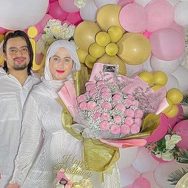 Nikah dengan Sepupu Sendiri, 8 Potret Tasyi Athasyia & Suami Disebut Inses