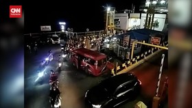 VIDEO: Kepadatan Pelabuhan Bakauheni Lampung di H-2 Lebaran