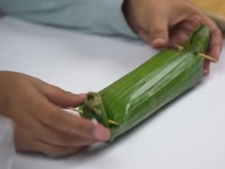 Direbus 12 Menit, YouTuber Ini Bagikan Tips Bikin Lontong Praktis dan Irit Gas