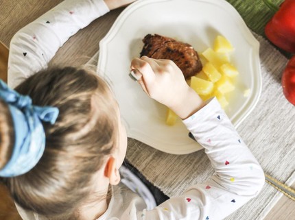 7 Makanan dengan Kandungan Zat Besi Terbaik untuk Si Kecil