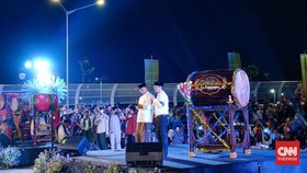 Anies Duet 'Andai Ku Tahu' bareng Pasha Ungu di Malam Takbiran JIS