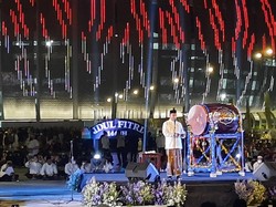 Anies Berpantun dan Nyanyi Bareng Pasha Saat Malam Takbiran di JIS