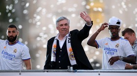 Tangis Ancelotti Usai Madrid Juara dan Jadi Penakluk 5 Liga Top Eropa