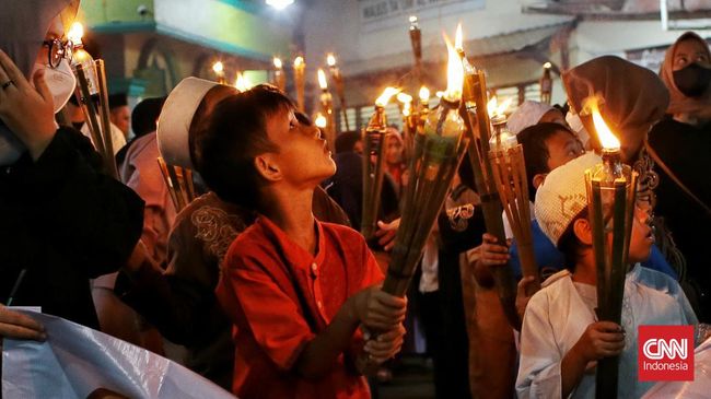 Bacaan Takbir Idul Fitri Lengkap Arab, Latin, dan Artinya