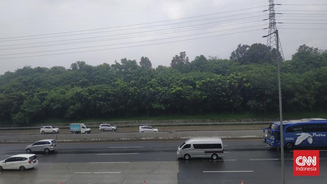 Aturan one way dan contraflow dari KM 70 Tol Cikampek sampai KM 414 Gerbang Tol Kalikangkung dicabut usai lalin lancar H-1 lebaran.