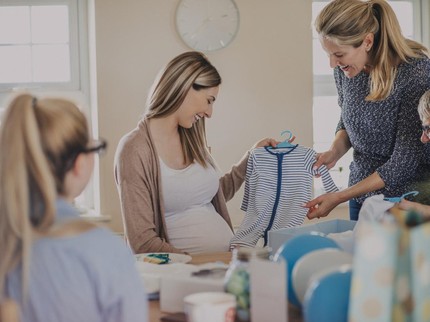 Mengenal Baby Sprinkle, Apa Sih Bedanya dengan Baby Shower?