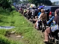 Dear Pemudik, Jalinsum Labura Macet Lagi