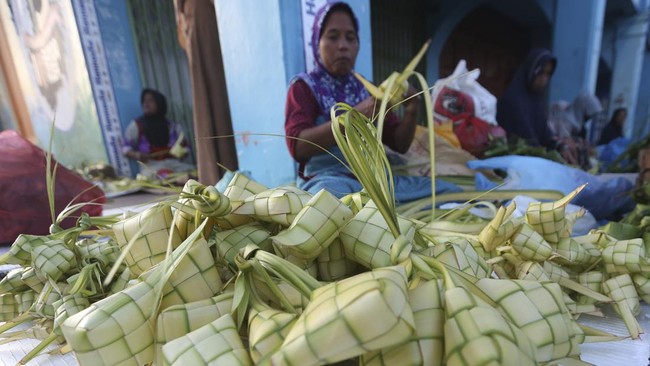 Perayaan Lebaran baru saja dilewati umat Islam di dunia. Namun, sebagian umat Islam di Indonesia, akan merayakan Lebaran ketupat. Apa itu Lebaran Ketupat?