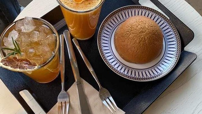 Liburan ke Korea? Wajib Mampir ke Kafe dan Restoran Milik Keluarga Idol K-Pop Berikut Ini!