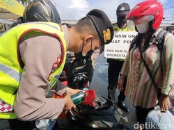 Pemudik Motor Takut Mau Ditilang, Ternyata Malah Dikasih Bensin Gratis