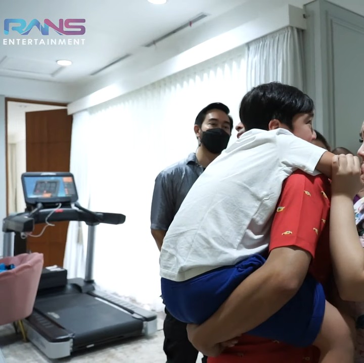 <p>Saat akan diantar oleh Raffi dan Nagita, Rafathar sempat menangis dan merengek tidak mau pergi. (Foto: YouTube Rans Entertainment)</p>