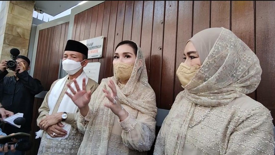 Ayu Ting Ting Ayu Ting Ting saat ditemui di rumahnya.