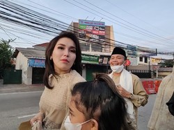Ayu Ting Ting Salat Id Bareng Keluarga Di Depok: Kangen!