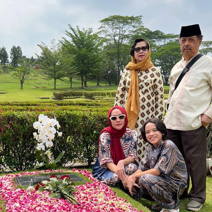<p>Ashraf Sinclair meninggal dunia pada 18 Februari 2020 lalu. Hingga kini, wanita berusia 39 tahun itu masih melajang dan menikmati peran sebagai Bunda satu anak. (Foto: Instagram @bclsinclair)</p>