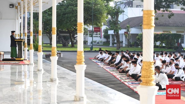 Presiden Jokowi telah tiba di Istana Kepresidenan Yogyakarta untuk melaksanakan salat Iduladha 1444H.