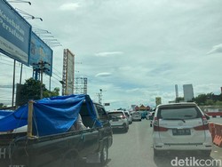 Lalin Simpang 5 Mandai Arah Maros Macet Parah Sejauh 2 Km