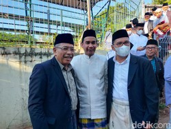 Salat Id Bareng Danny, Ketua DPRD Makassar: Lebaran Momentum Gotong Royong