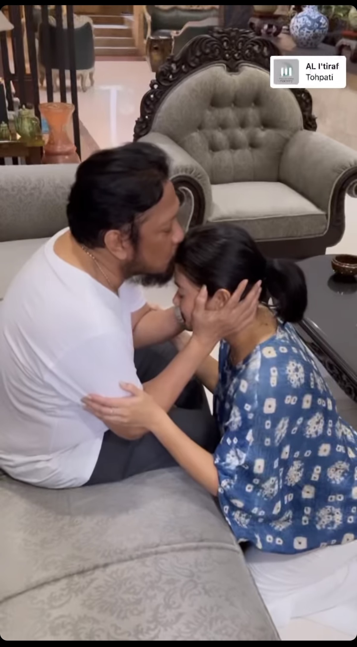 Kunjungi Rumah Sang Ayah&comma; Ini Potret Momen Lebaran Naysilla Mirdad