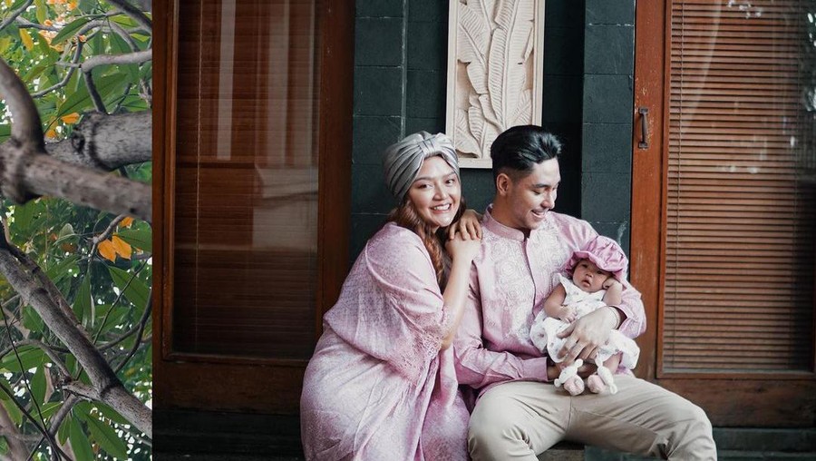 Lebaran perdana Siti Badriah dan Krisjiana sebagai orang tua.