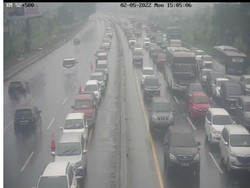 Urai Kepadatan, Polisi Lakukan Contraflow di Tol Cikampek Km 47-87