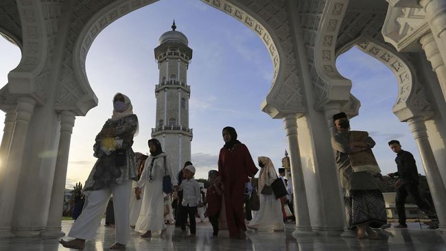 Berikut beberapa amalan sunnah sebelum melaksanakan sholat Idul Fitri yang merupakan kebiasaan Rasulullah Saw.