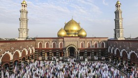 Bacaan Bilal Idul Fitri dan Jawaban Jamaah: Arab, Latin, Artinya