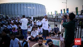 Anies Izinkan Warga Masuk dan Keliling JIS usai Salat Id