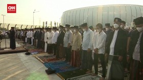 VIDEO: Suasana Salat Idul Fitri di Jakarta International Stadium