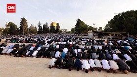 VIDEO: Ribuan Warga Palestina Salat Idulfitri di Masjid Al-Aqsa