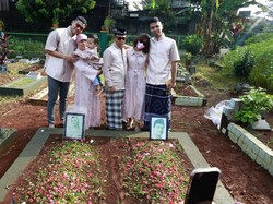 Faisal Berkaca-kaca Bicara soal Mendiang Vanessa Angel dan Bibi Ardiansyah
