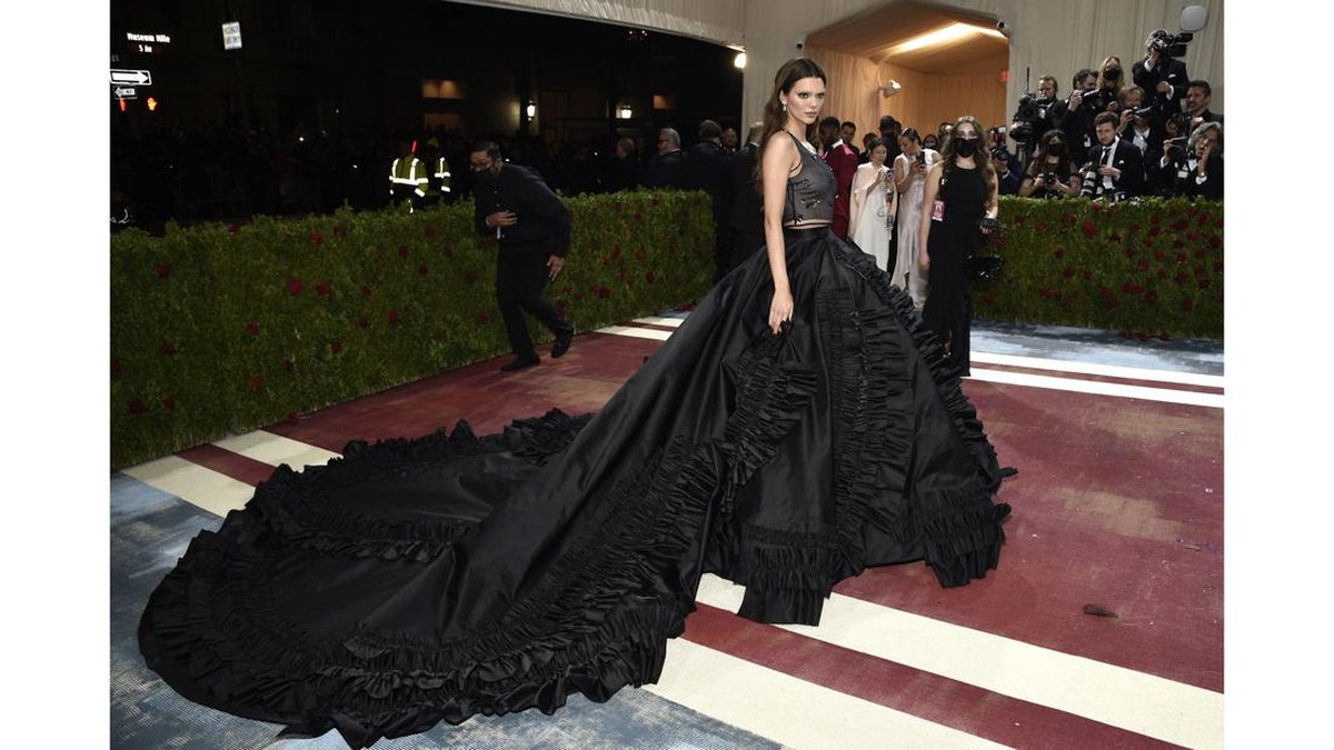 FOTO: Busana Terbaik Met Gala 2022, Alicia Keys Hingga Billie Eilish