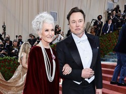 Men-tweet Soal Kematian, Elon Musk Diomeli Mamanya