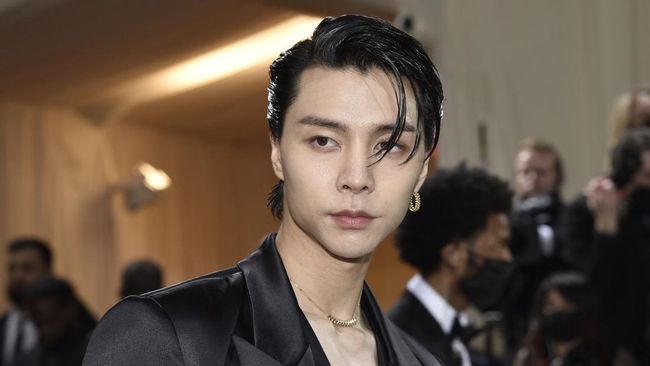 Yang semakin bikin jadi perhatian adalah harga fantastis tiket dan table untuk bisa menyaksikan langsung Johnny di balik meja DJ di Savaya Bali.