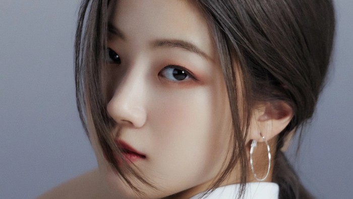 Kazuha mendapat tawaran langsung dari CEO Source Music Entertainment untuk debut menjadi idol di Korea pada Desember 2021./ foto: instagram.com/le_sserafim
