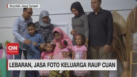 VIDEO: Lebaran, Jasa Foto Keluarga Raup Cuan