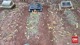 Sepi Makam Dorce Gamalama di Dua Hari Lebaran