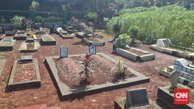 Ramai Diziarahi, Makam Vanessa Angel-Bibi Bertabur Bunga Segar