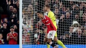 FOTO: Man Utd Tutup Laga Kandang di Old Trafford dengan Manis