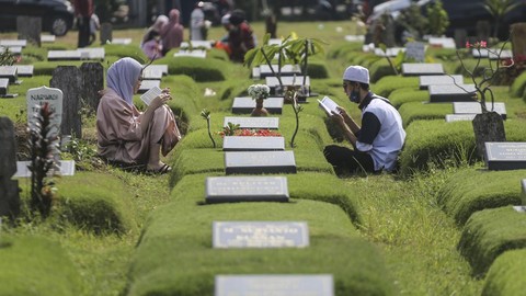 Bagaimana Islam Memandang Tradisi Ziarah Kubur Sebelum Ramadan?