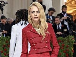 Cara Delevingne Curhat Kecanduan Alkohol, Masalah Sejak Usia 7 Tahun