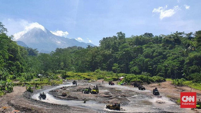 Deformasi Gunung Merapi yang dipantau dengan menggunakan EDM menunjukkan laju pemendekan jarak sebesar 0,4 cm/hari.