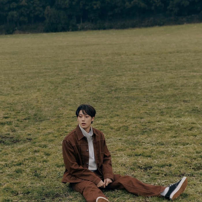 Alasan terpilihnya Lee Do Hyun sebagai model terbaru mereka semata-mata adalah karena kepopuleran sang aktor dalam drama ‘Sweet Home’ dan ‘Youth of May’./ Foto: instagram.com/covernat_