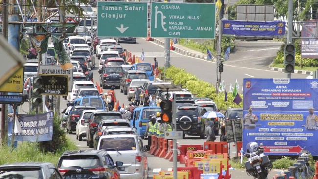Jasa Marga mencatat kepadatan mulai terjadi di jalan arteri dari arah Gadog menuju Puncak.
