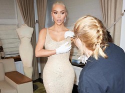 Demi Tampil Awet Muda, Kim Kardashian Sebut Rela Makan Kotoran